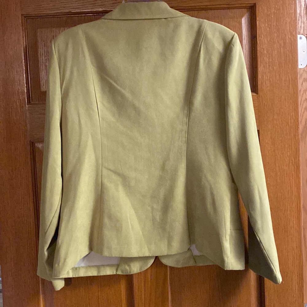 Cute light fluorescent green blazer! - Picture 6 of 9